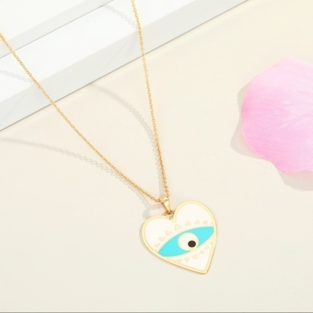 3/$30 ๐ Evil Eye Heart Necklace